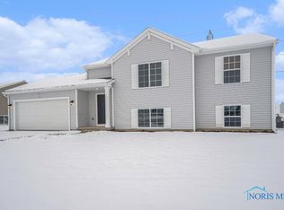 1520 Circle Dr, Millbury, OH 43447