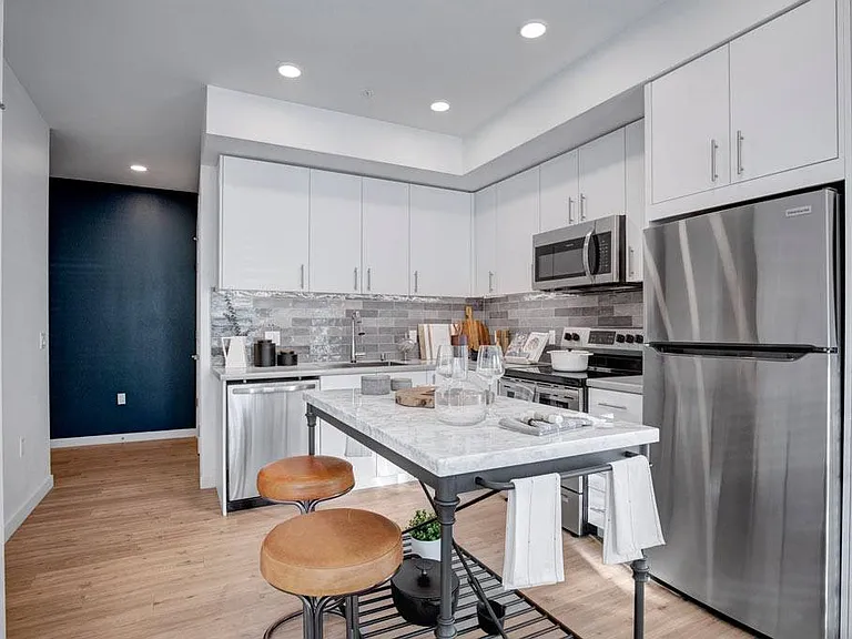 Martingale Apartments — Photo 26