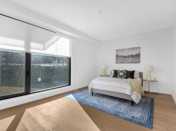 28 Huntington Street image 11 of 19