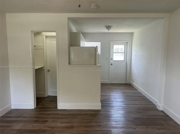 6150 Cleveland St UNIT B