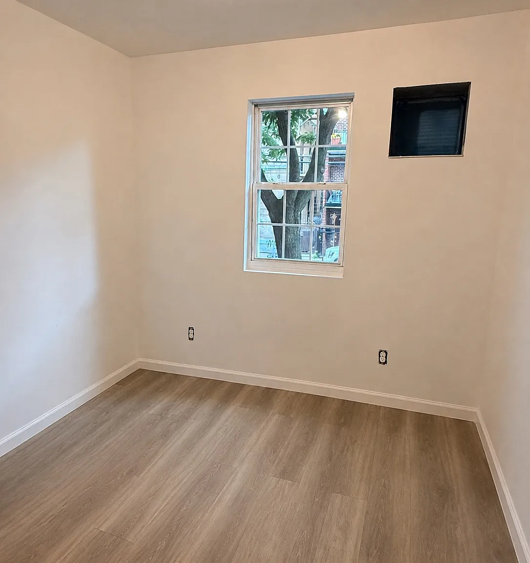 3 bed, 1000 sqft, $3,500 — Photo 4