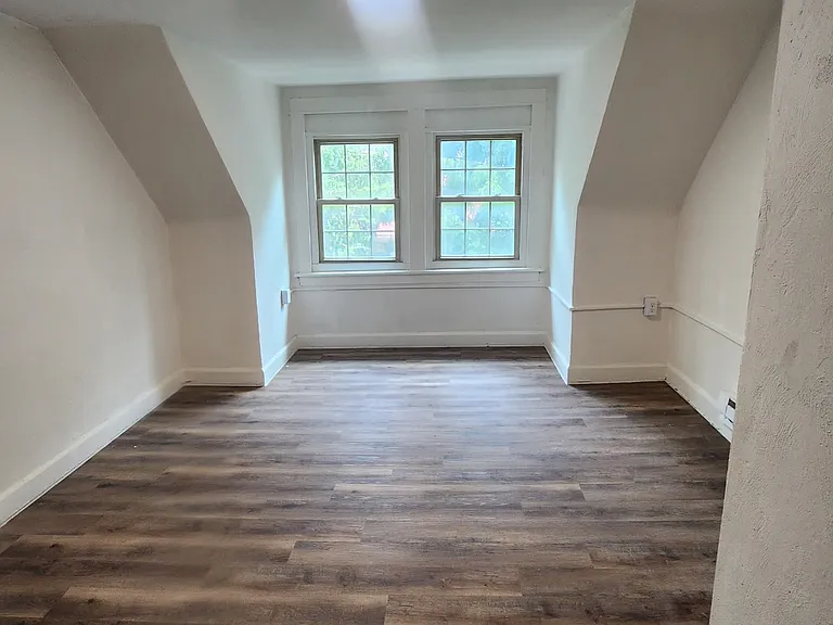 29 Oakwood Rd #7 — Photo 2