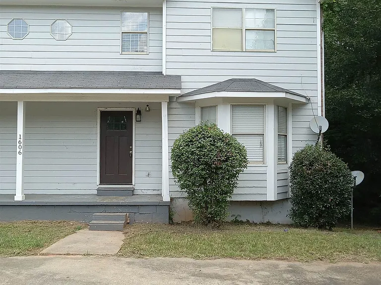 1606 Kirkland Rd — Photo 2