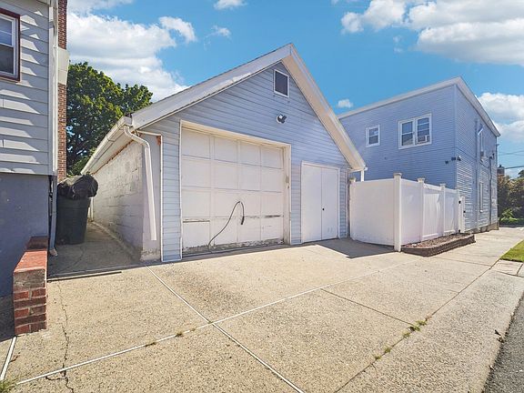 5th image of 27 Gold St Unit 1