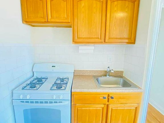 3rd image of 8438 120th St APT 3D