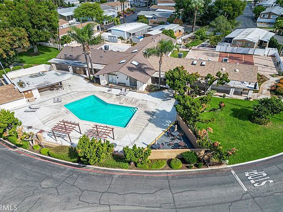 4th image of 3701 Fillmore St Space 32