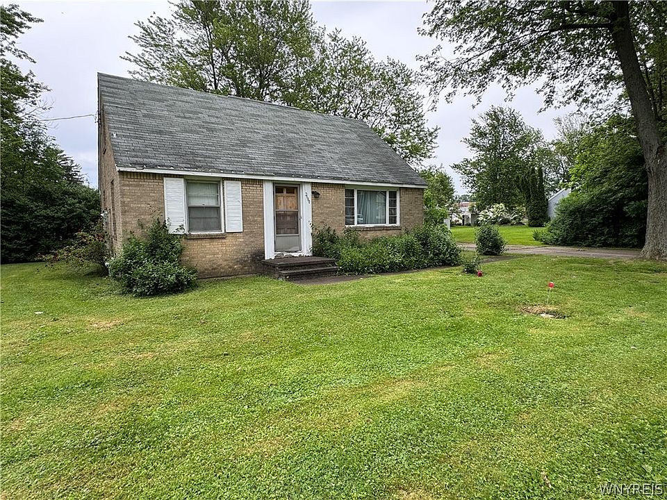 1st image of 2680 Riverton Ave