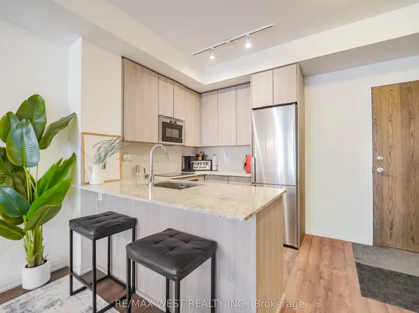 99 Eagle Rock Way #229, Vaughan, ON L6A 5A7