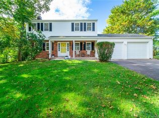 693 Laurel Grove Rd, Middletown, CT 06457