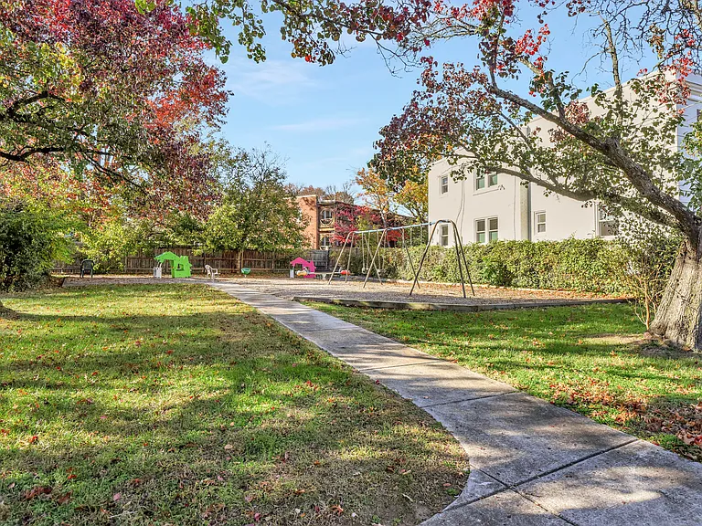 8 Sunset Dr #1 — Photo 27