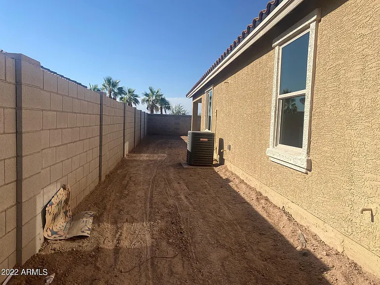 2052 E Velvet Pl — Photo 15