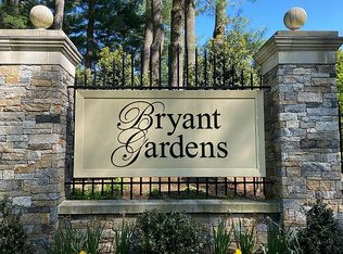 13 Bryant Cres APT 1G, White Plains, NY 10605