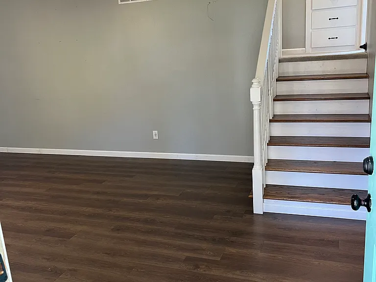 609 Edgewood Dr — Photo 3