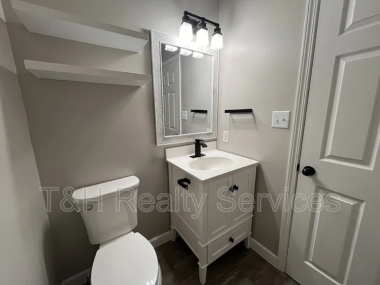 6803 Smithfield Blvd — Photo 28