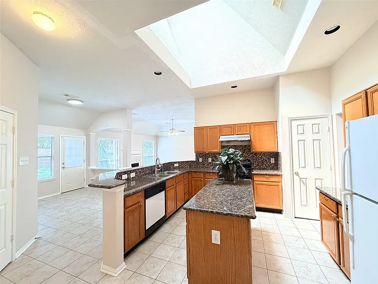 2131 Scenic Hollow Ct — Photo 9
