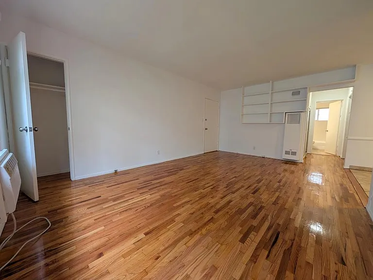 7261 Franklin Ave #10 — Photo 6