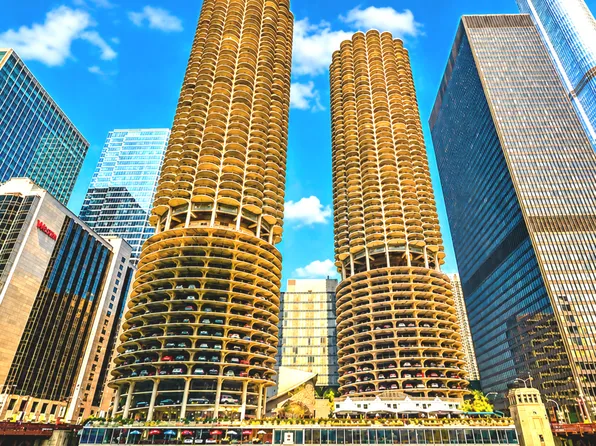 300 N State St APT 5620, Chicago, IL 60654