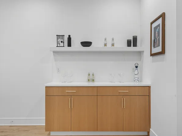 1109 Hancock Street image 9 of 20