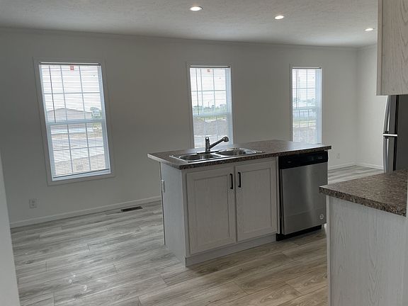 4th image of 7204 E Grand River Ave #421
