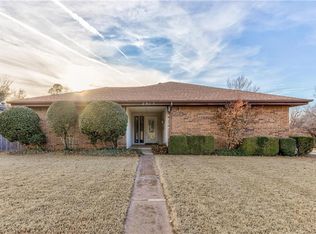 2913 Robin Rd, Midwest City, OK 73110