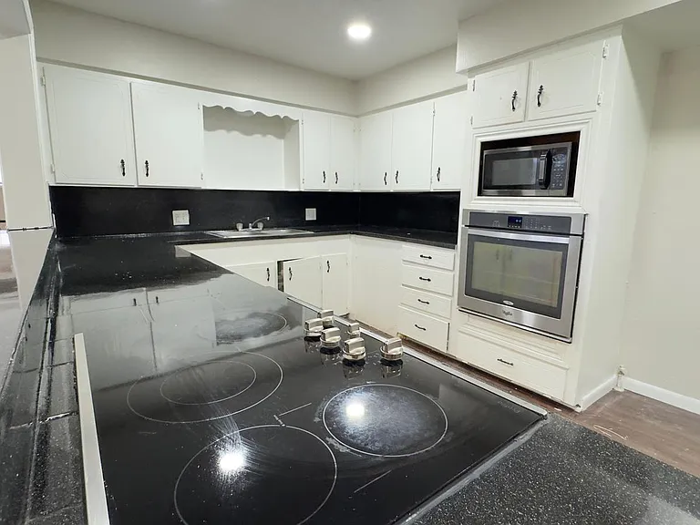 817 Hudler St — Photo 8