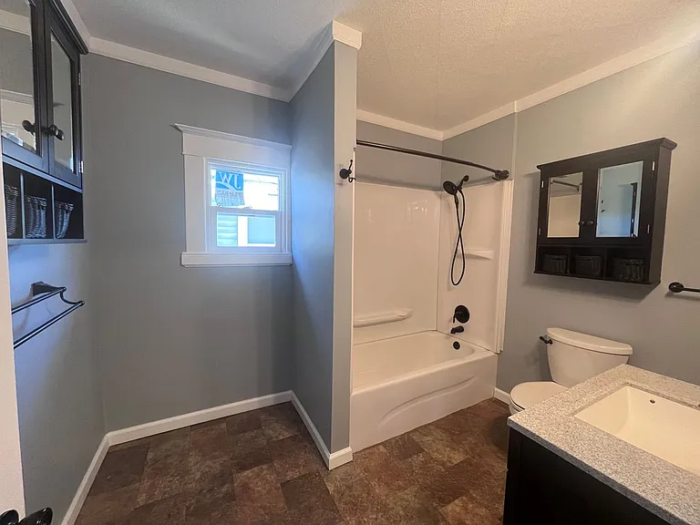 1242 Wealthy St SE — Photo 24