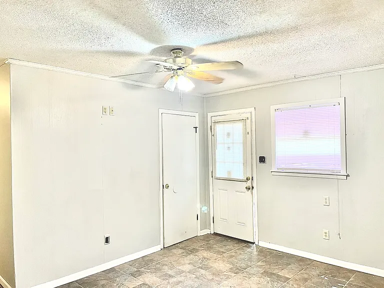 209-17 Apache Dr #H — Photo 2