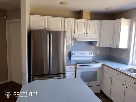 3rd image of 6021 Thornbury Dr SE