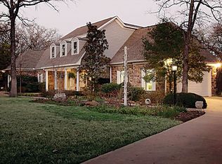 923 Pioneer Cir E, Argyle, TX 76226