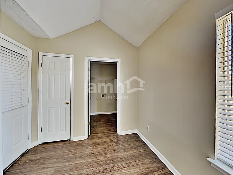 5534 Ross Rd — Photo 8