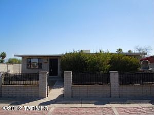 1st image of 1623 E Calle Salamanca