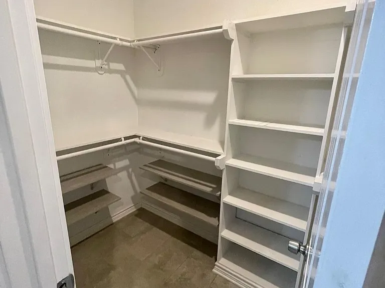 102 Hudson Ave — Photo 12