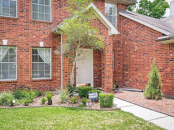 3rd image of 16019 Mossy Grove Dr