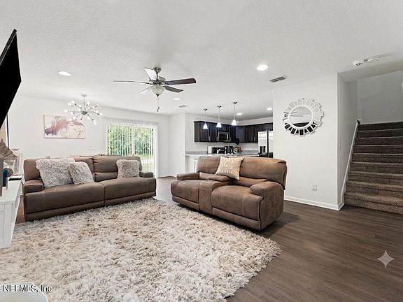 5th image of 11230 MARGARETS LANDING Place