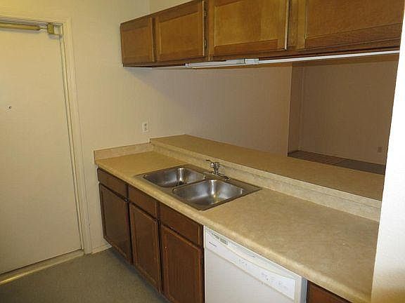 5th image of 5113 Meadow Cv