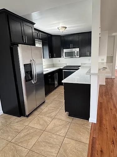 1027 N Stanley Ave #6 Photo 1