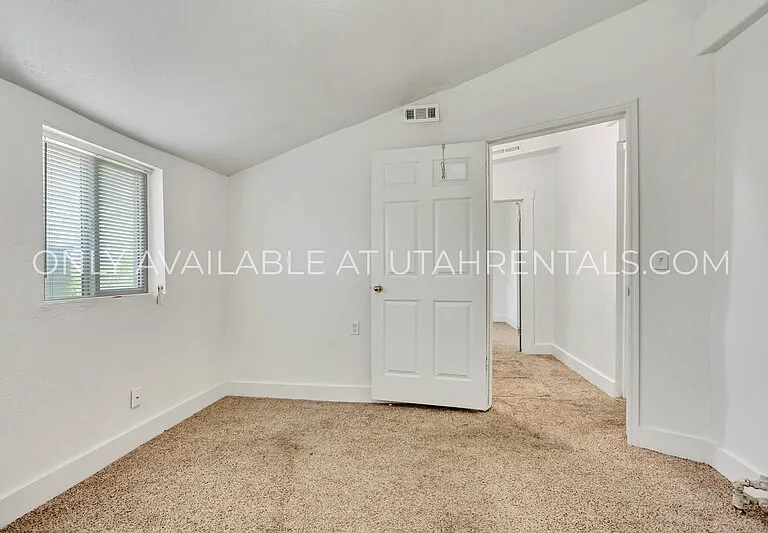 1032 S Jeremy St — Photo 12