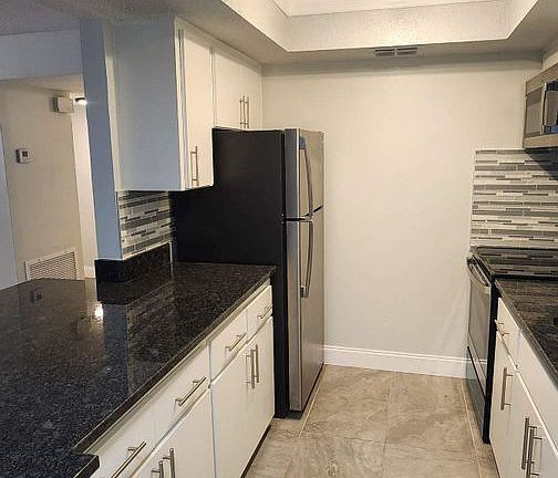4th image of 2023 & 2045 Hyde Park St #2045-04