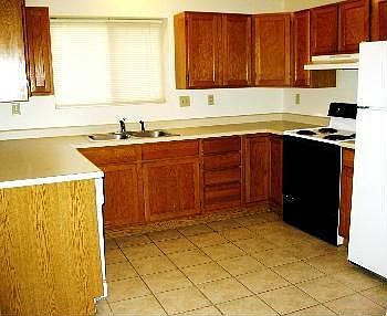 2nd image of 2131 Preuss Rd APT C