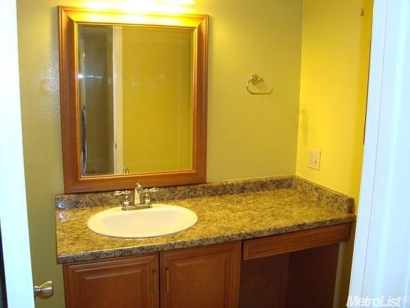 5th image of 909 Fulton Ave APT 415