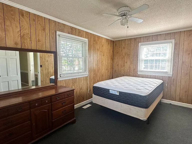 704 E Country Club Dr — Photo 20