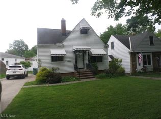 10005 Beaconsfield Dr, Cleveland, OH 44130