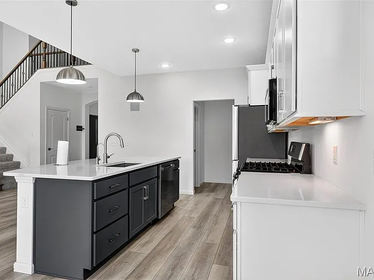 207 Kerry Downs Dr — Photo 8