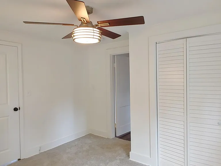 2123 Lyndon Ave — Photo 24