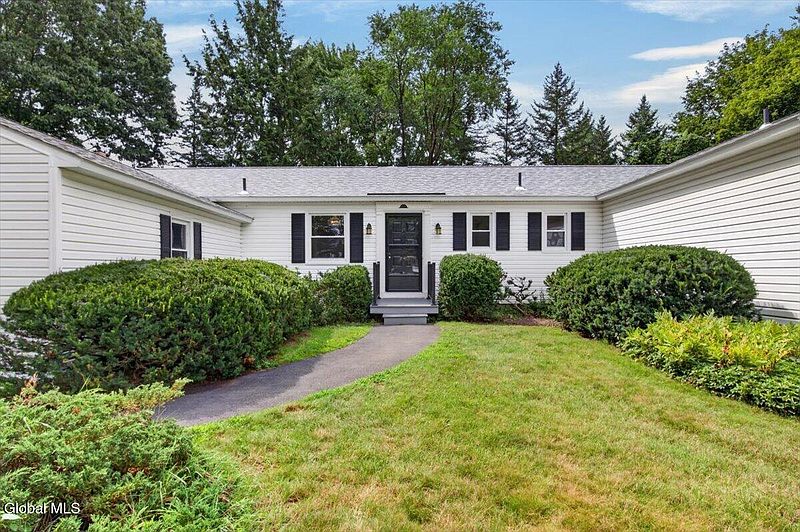 3rd image of 2334 St Joseph Drive