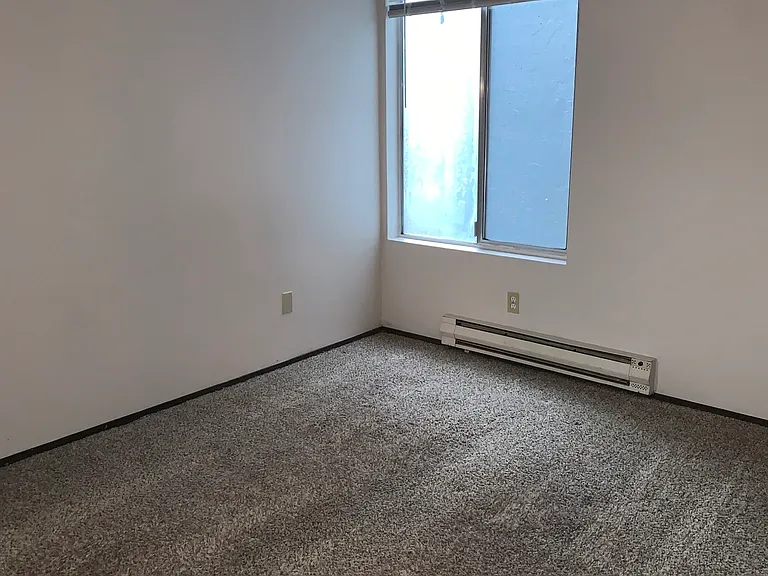Hidden Lake Apartments — Photo 29