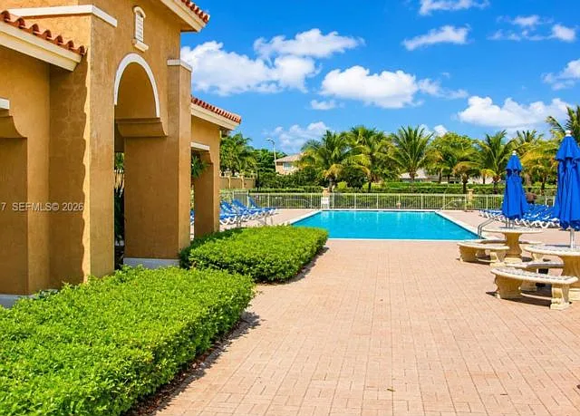 The Courts At Doral Isles — Photo 1