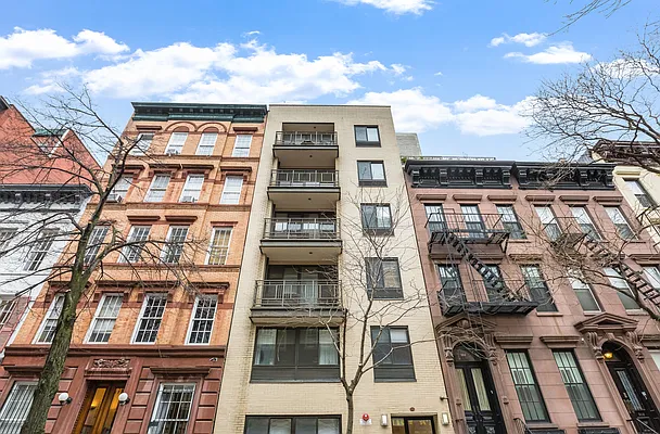 Sold by Nest Seekers International | media 12