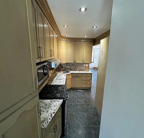 25-12 43rd St #2 — Photo 21
