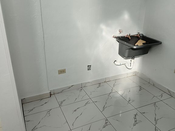 5th image of 706 Calle Jose Marti #908